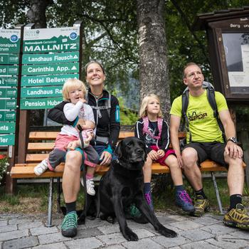 Warten auf den Wanderbus
